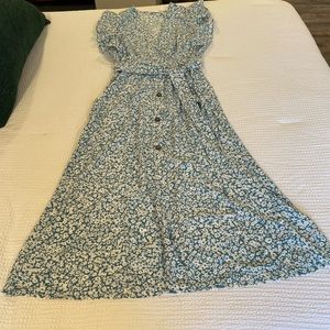 Sienna Sky women’s blue white floral maxi dress size medium